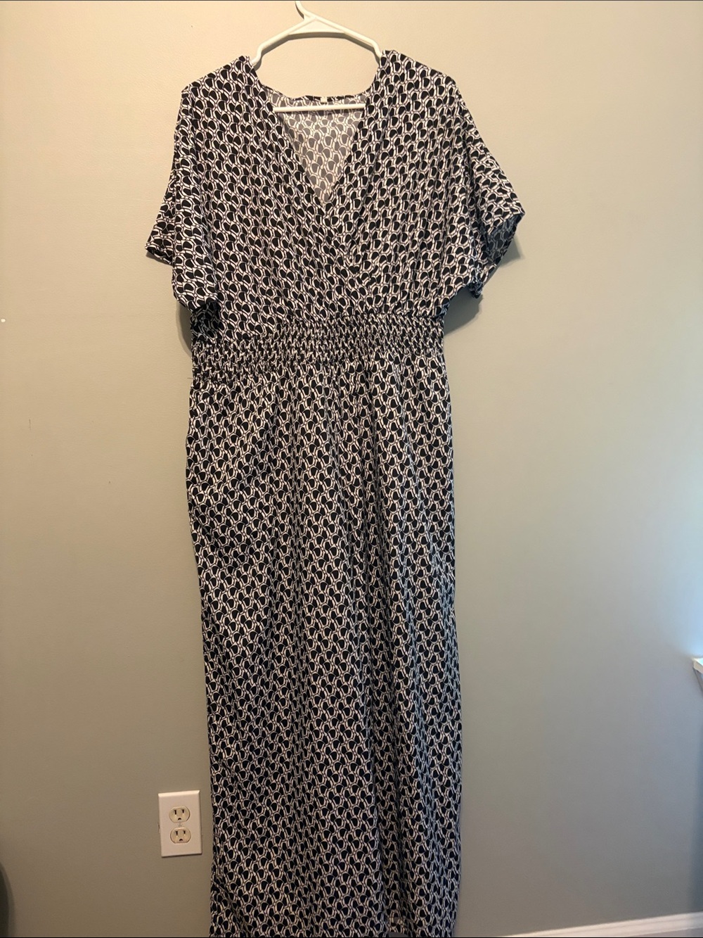 Black & White Printed V-Neck Maxi Pantsuit